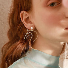 Load image into Gallery viewer, Abstract Horse Head Imitation Pearl Eaarings - HorseObox
