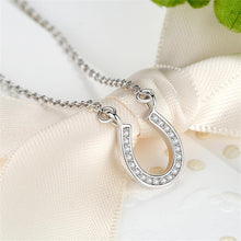 Загрузить изображение в средство просмотра галереи, Sterling Silver Letter U Diamond Pendant Necklace

