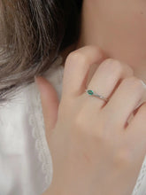 Загрузить изображение в средство просмотра галереи, S925 Серебряное простое кольцо с зеленым драгоценным камнем в виде лошадиного глаза
