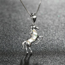 将图片加载到图库查看器，Boho White Blue Opal Horse Necklace
