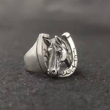 Lade das Bild in den Galerie-Viewer, 925 silver horseshoe horse head zodiac ring
