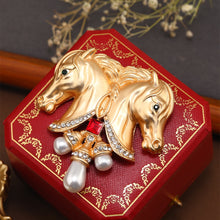 Load image into Gallery viewer, Pearl Horse Heads Brooch
