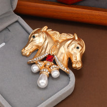 Load image into Gallery viewer, Pearl Horse Heads Brooch
