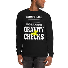 Lataa kuva Galleria-katseluun, Teen Gravity checks -pitkähihaista paitaa
