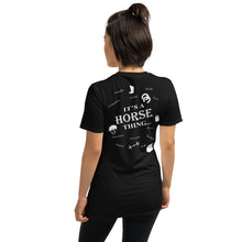 Load image into Gallery viewer, זה חולצת טריקו לשני המינים של Horse Things
