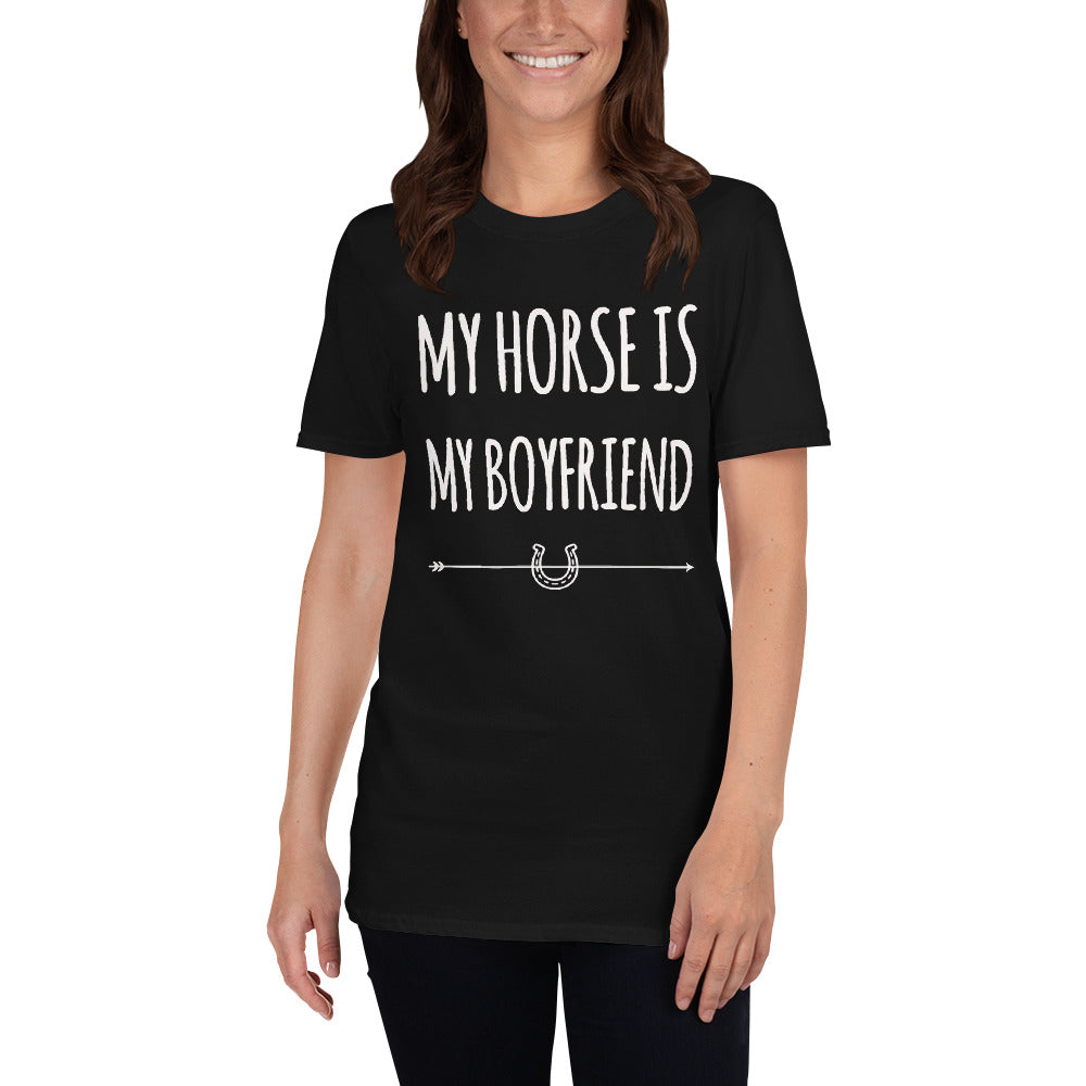 Camiseta unissex Meu cavalo é meu namorado