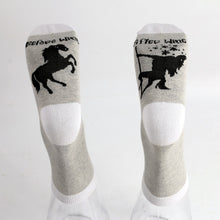 Lade das Bild in den Galerie-Viewer, Socken mit 3D-Tier-Pferdemuster

