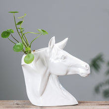 Загрузить изображение в средство просмотра галереи, Керамический цветочный горшок в форме головы лошади
